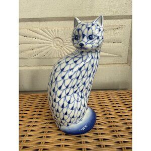 Vintage 80s Porcelain Cat Andrea by Sadek Blue and White Fishnet Pattern
